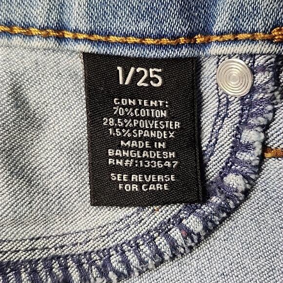 Celebrity Pink Skinny Distressed Jeans Size Juniors 1/25 - Picture 6 of 10